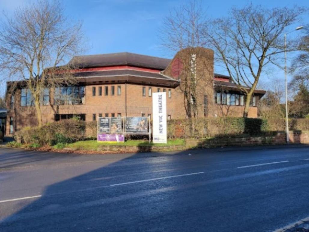 Darwin Stays - Service Accommodation In Newcastle Under Lyme City Centre Exterior foto